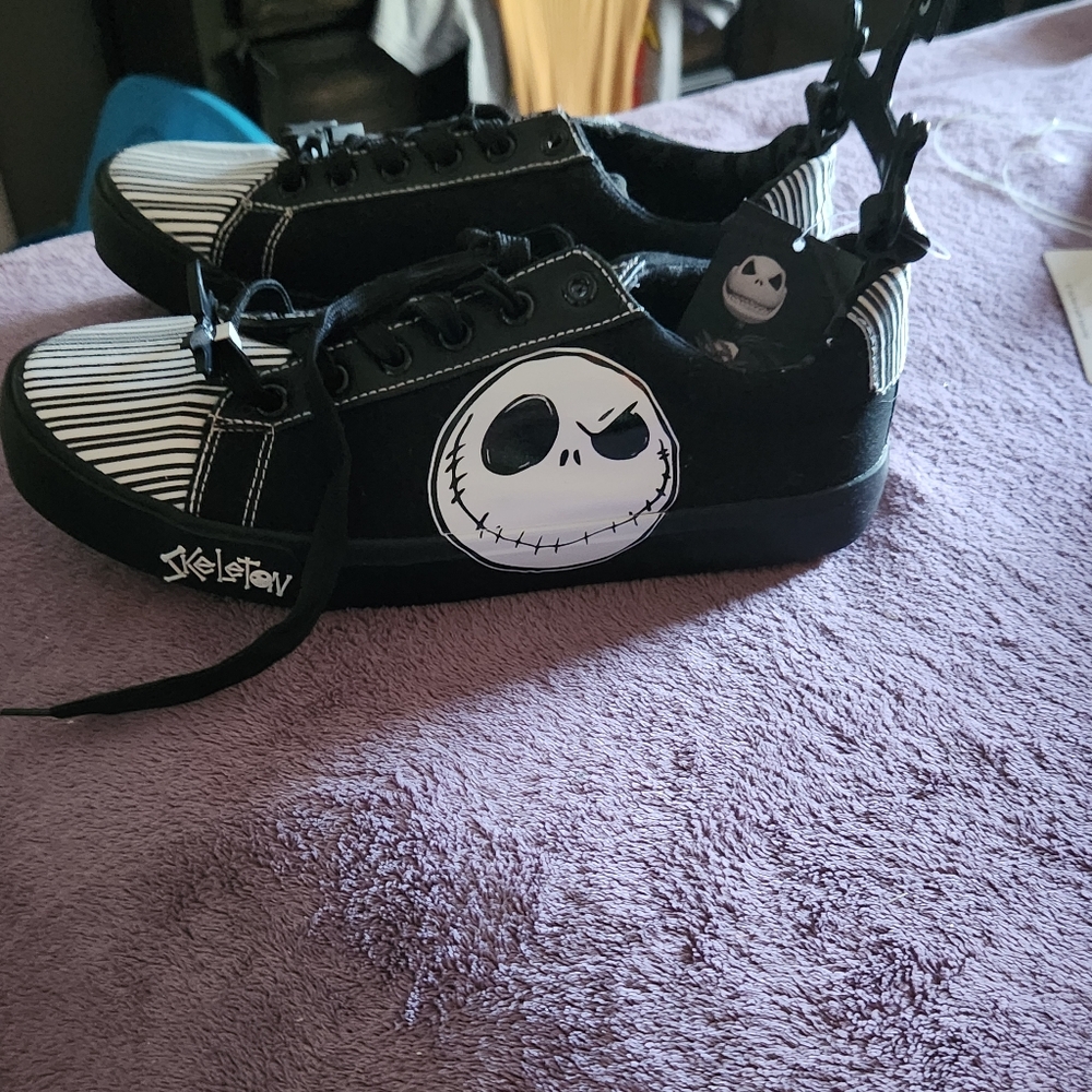 Shoes - Picture 2 of 2